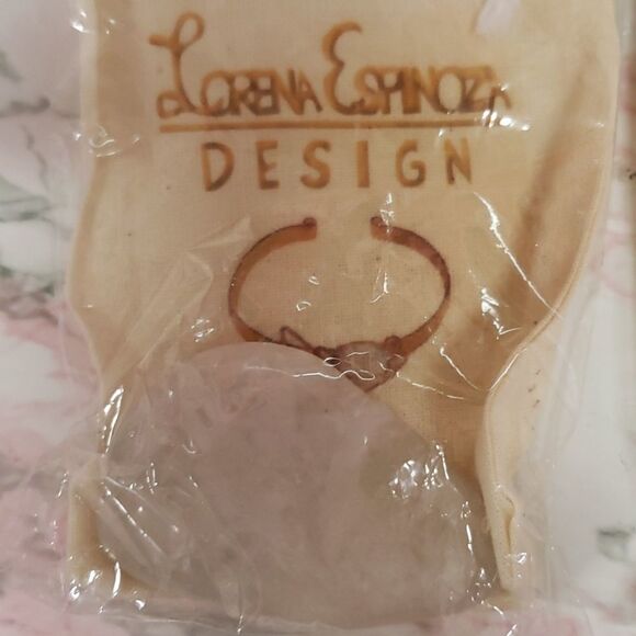 White Quartz Tumble stone  sealed in package not touched - Picture 3 of 4